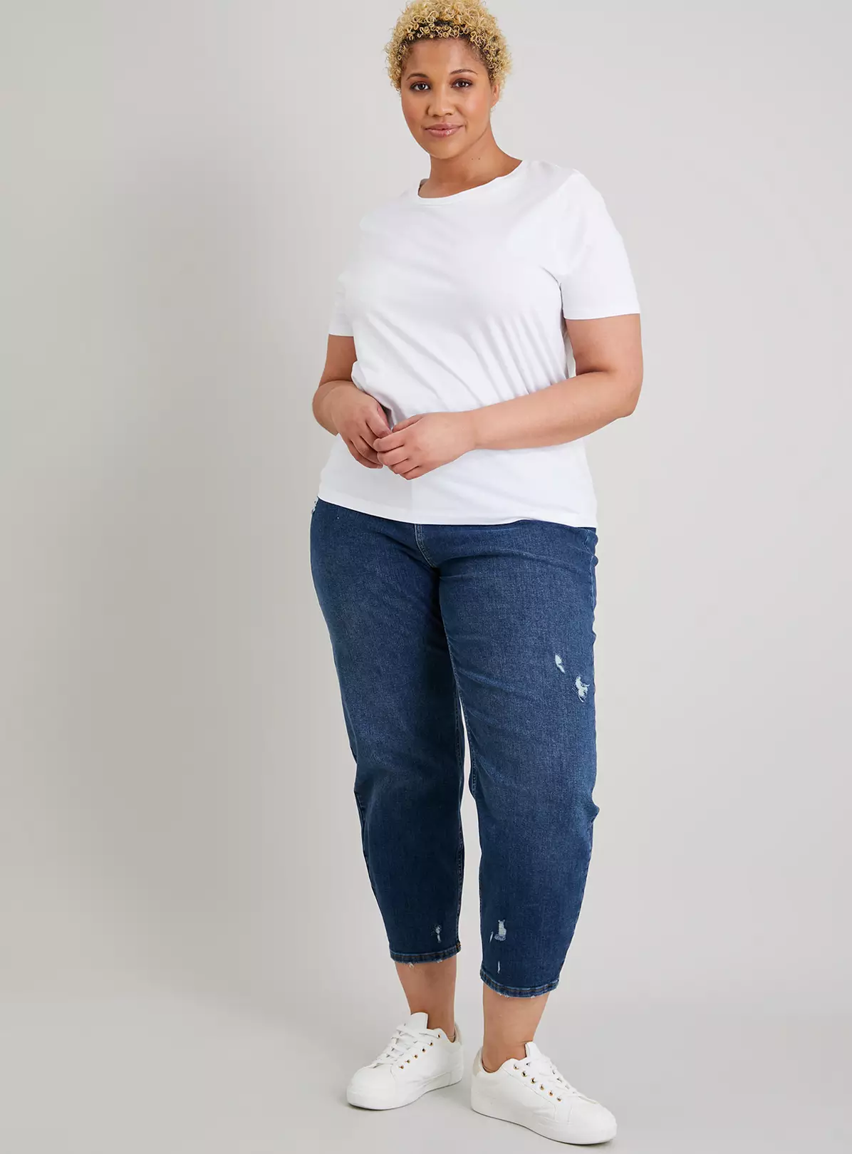 White Crew Neck Regular Fit T-Shirt - 22 4 White Crew Neck Regular Fit T-Shirt - 22 - Image 2