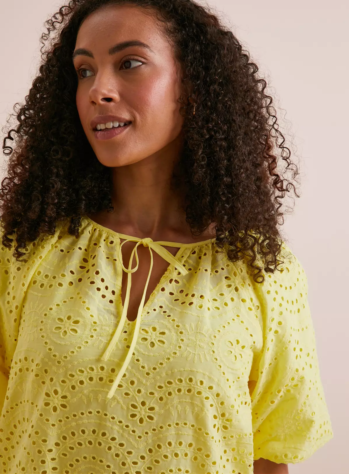 Everbelle Yellow Broderie Mini Dress 16 5 Everbelle Yellow Broderie Mini Dress 16 - Image 4