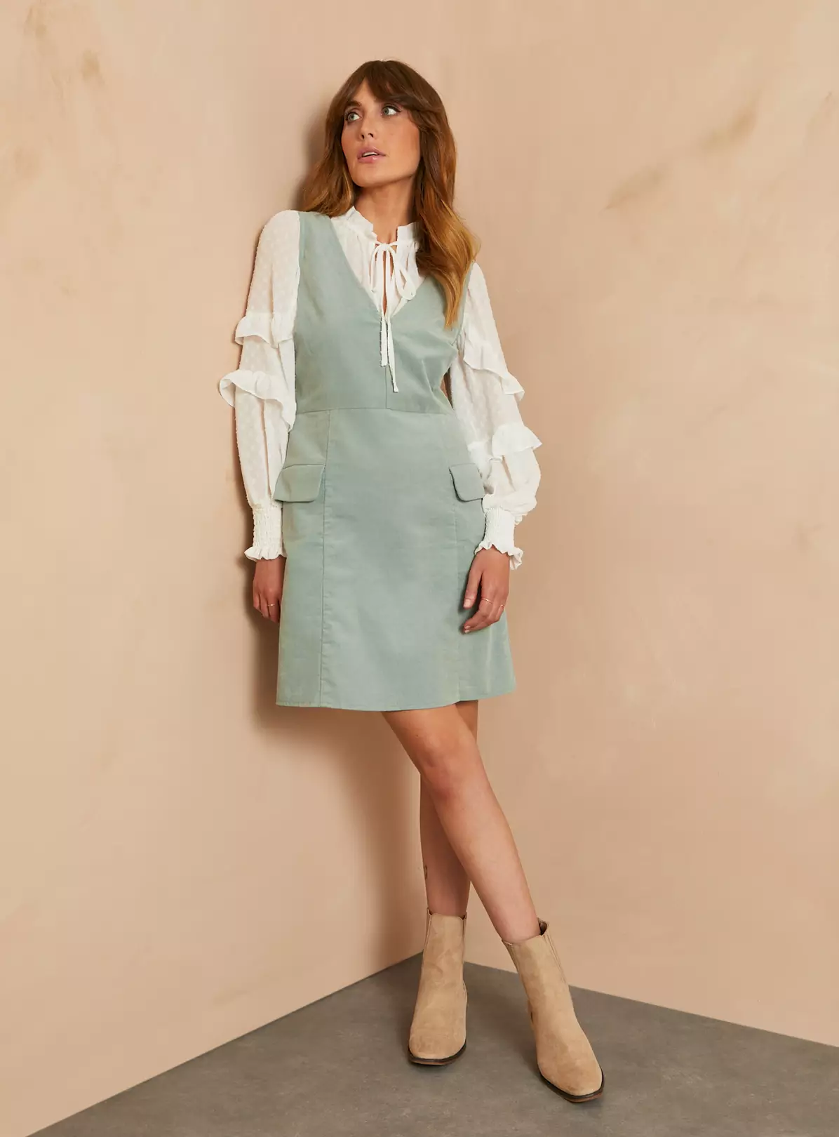 EVERBELLE Green Corduroy Pinny Mini Dress 8 6 EVERBELLE Green Corduroy Pinny Mini Dress 8 - Image 4