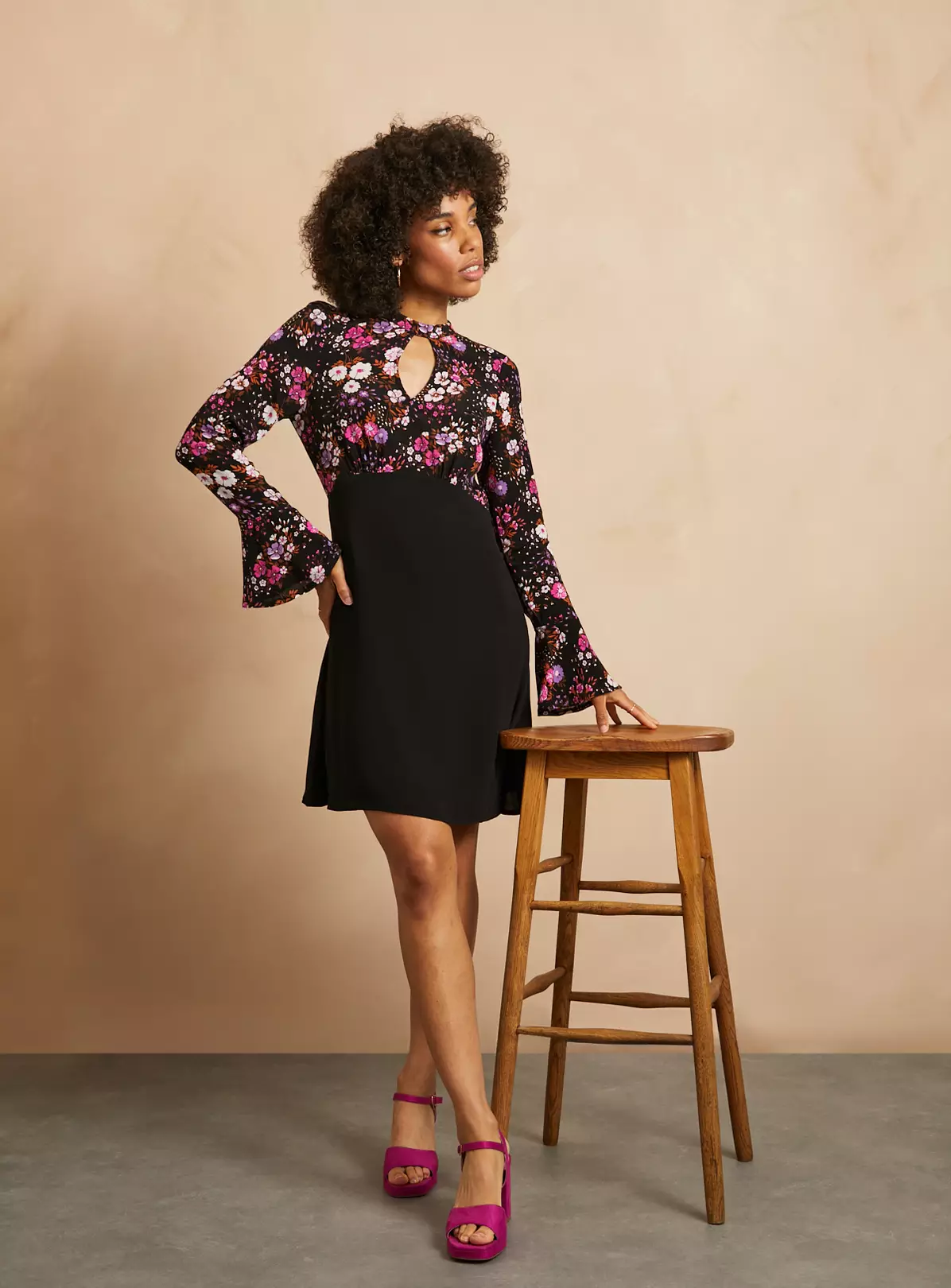 EVERBELLE Short Floral Dress 14 5 EVERBELLE Short Floral Dress 14 - Image 3