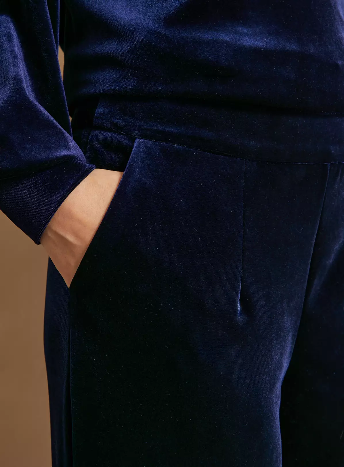 EVERBELLE Navy Velvet Wide Leg Coord Trousers 6 6 EVERBELLE Navy Velvet Wide Leg Coord Trousers 6 - Image 4