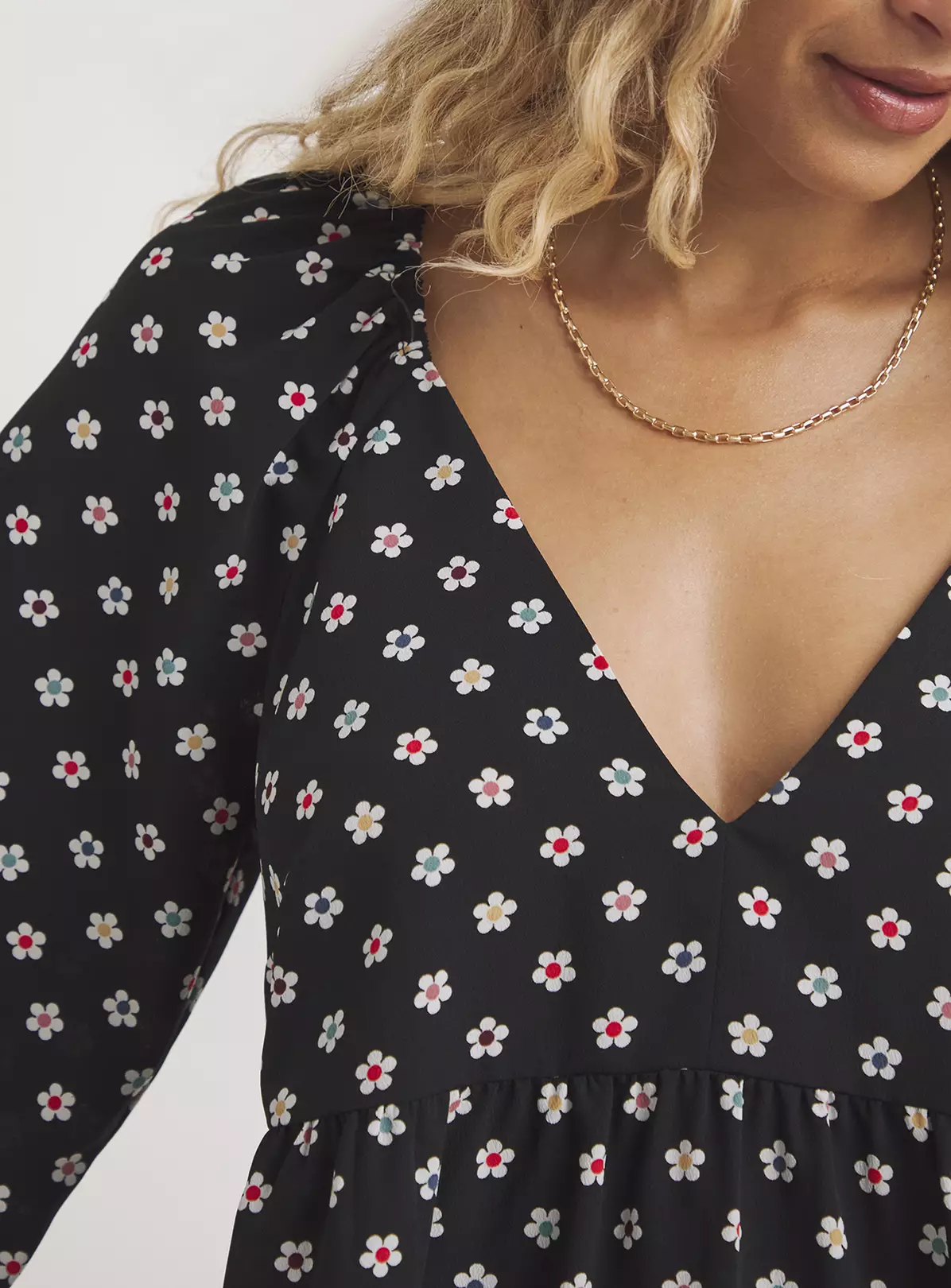 SIMPLY BE Black Floral Tiered Smock Dress 32 3 SIMPLY BE Black Floral Tiered Smock Dress 32