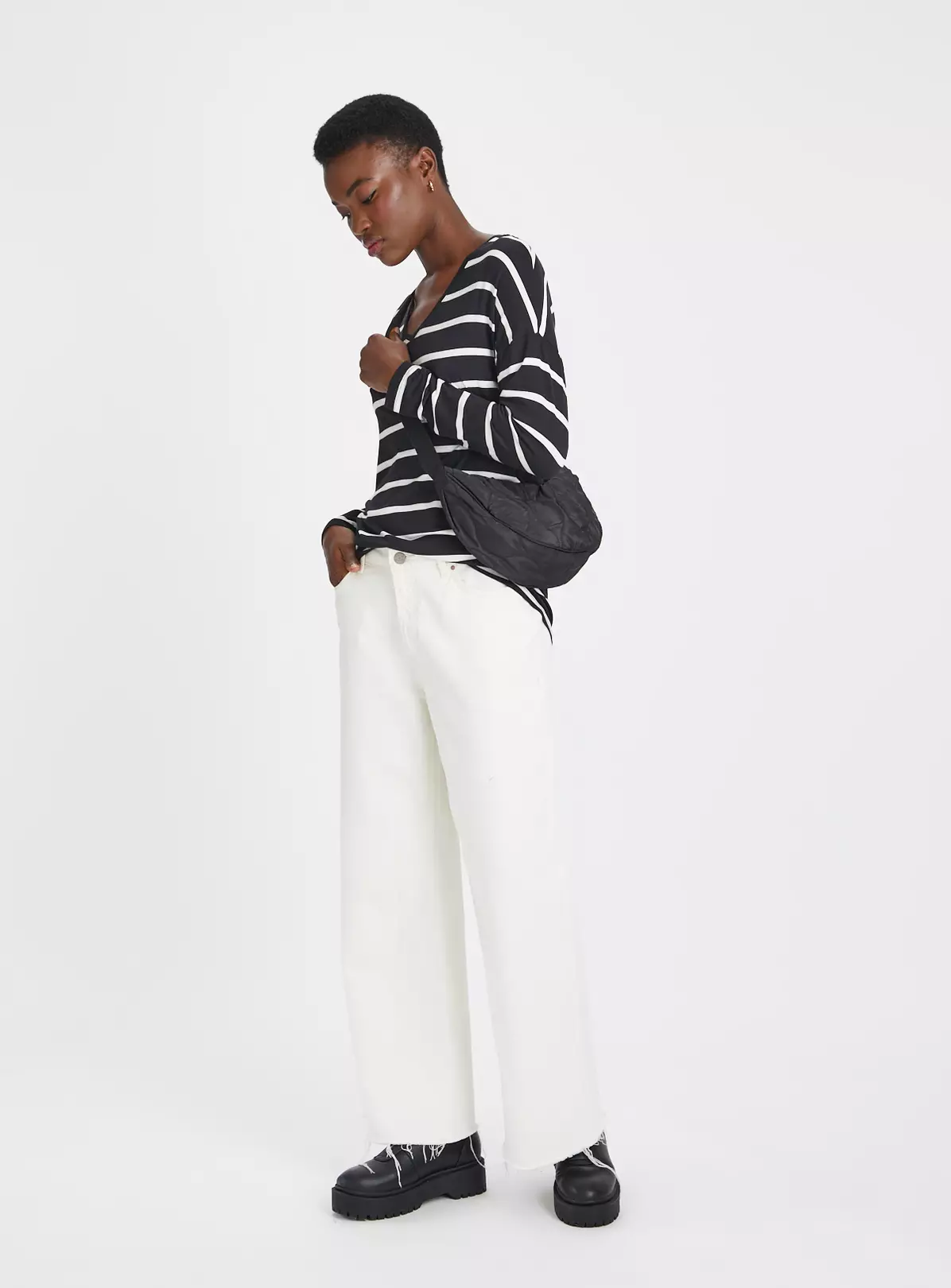 Mono Stripe V-Neck Long Sleeve Top 24 5 Mono Stripe V-Neck Long Sleeve Top 24 - Image 3