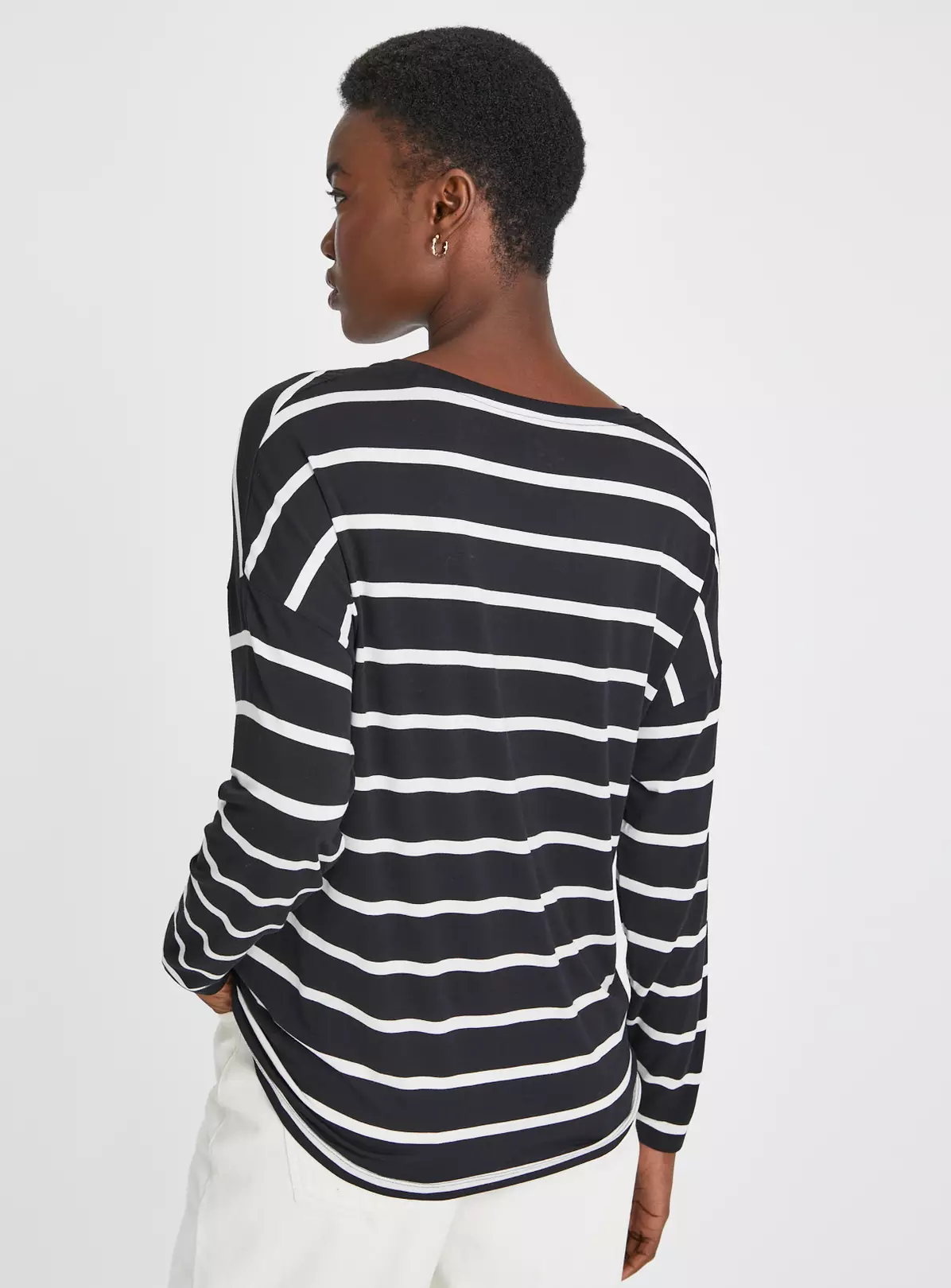 Mono Stripe V-Neck Long Sleeve Top 8 6 Mono Stripe V-Neck Long Sleeve Top 8 - Image 4
