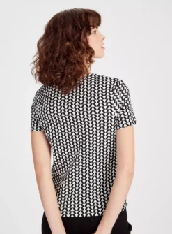 Mono Geometric Print T-Shirt 18