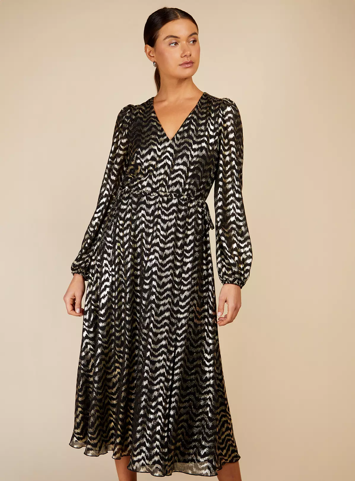 VOGUE WILLIAMS Black Foil Midaxi 18 8 VOGUE WILLIAMS Black Foil Midaxi 18 - Image 6