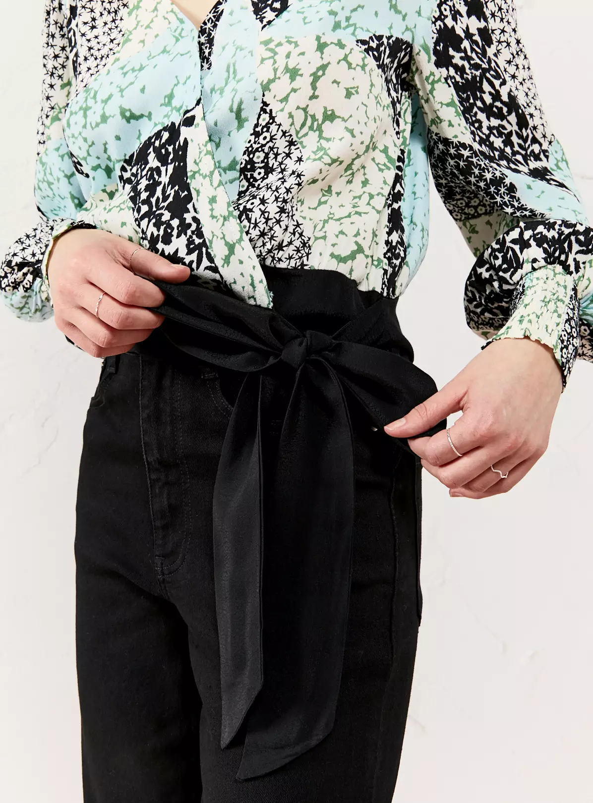 EVERBELLE Patched Print Tie Wrap Top 6 4 EVERBELLE Patched Print Tie Wrap Top 6 - Image 2