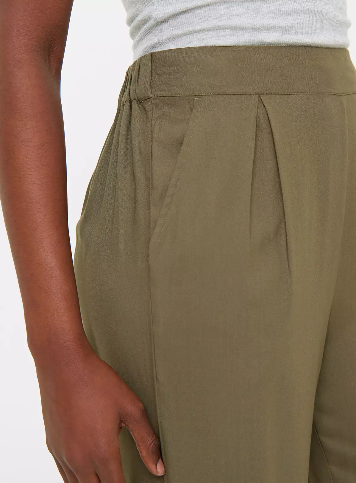 Khaki Woven Cropped Trousers20 3 Khaki Woven Cropped Trousers20
