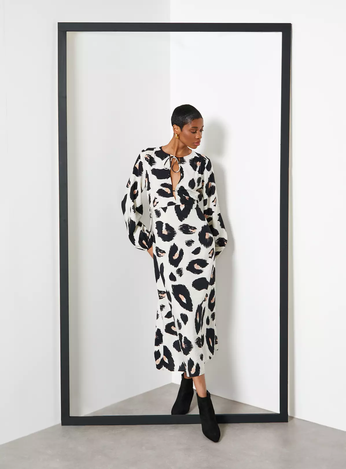 For All The Love Printed Drawcord Midaxi Dress 16 4 For All The Love Printed Drawcord Midaxi Dress 16 - Image 2