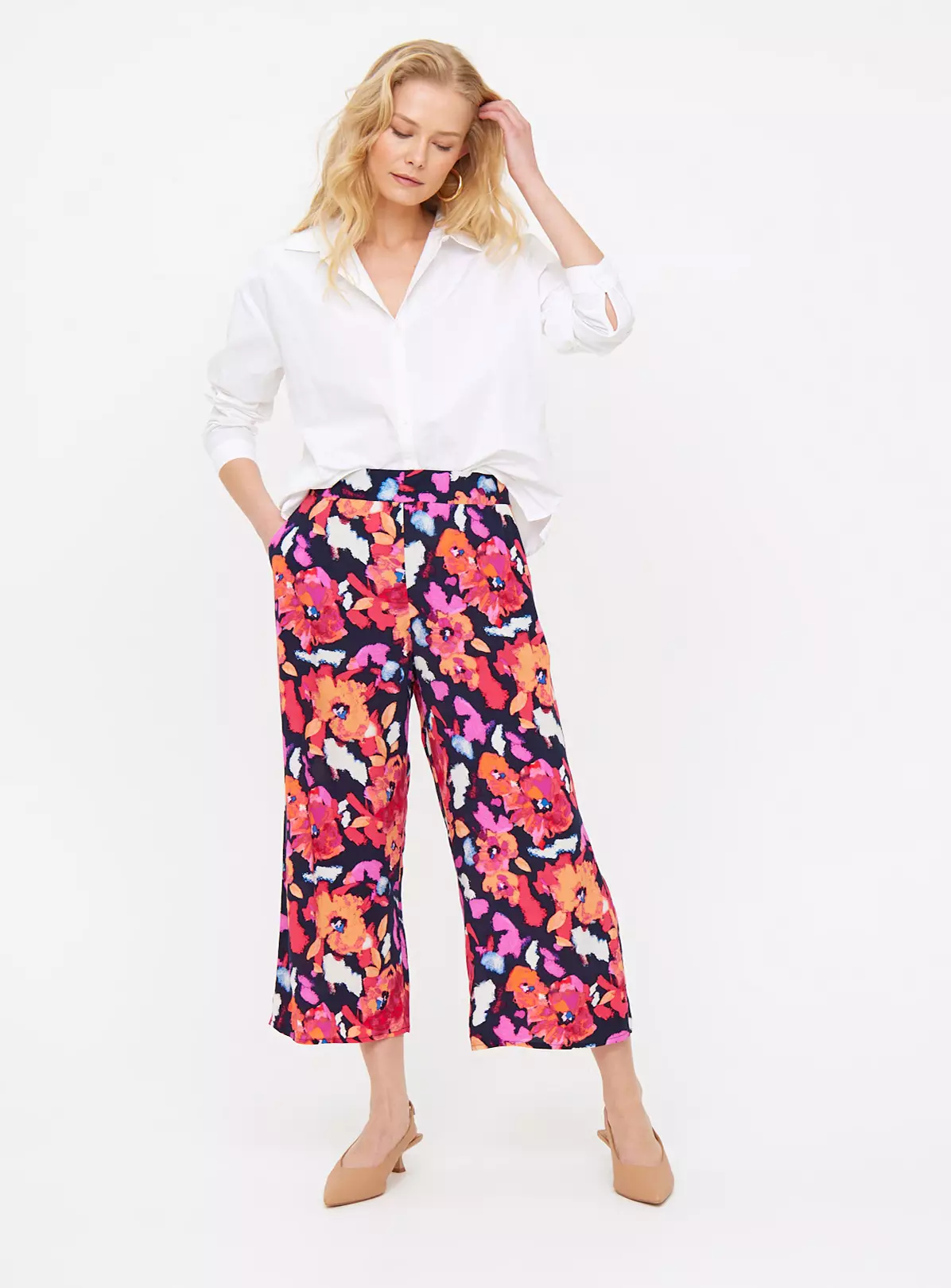 Floral Print Cropped Wide Leg Trousers 16 4 Floral Print Cropped Wide Leg Trousers 16 - Image 2