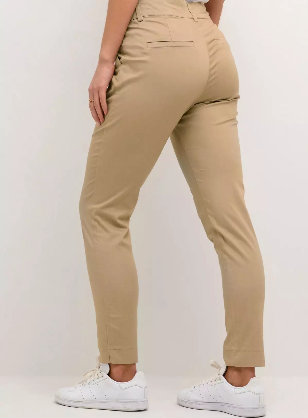 KAFFE Lea Chino 7/8 Trousers Cream 8 5 KAFFE Lea Chino 7/8 Trousers Cream 8 - Image 3